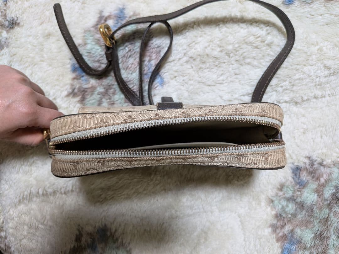 Louis Vuitton ショルダーバッグ ベージュ