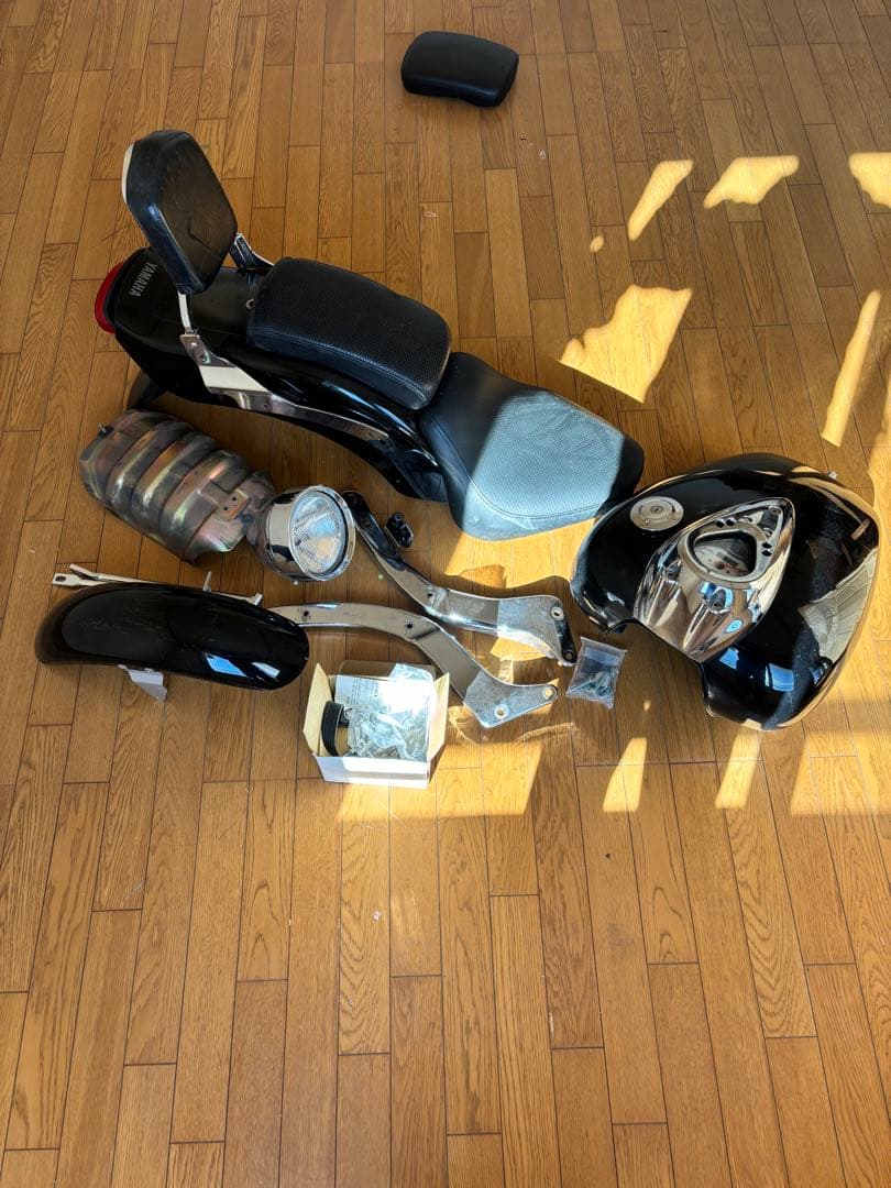 ドラッグスター400 純正タンク　純正フェンダー　純正シート