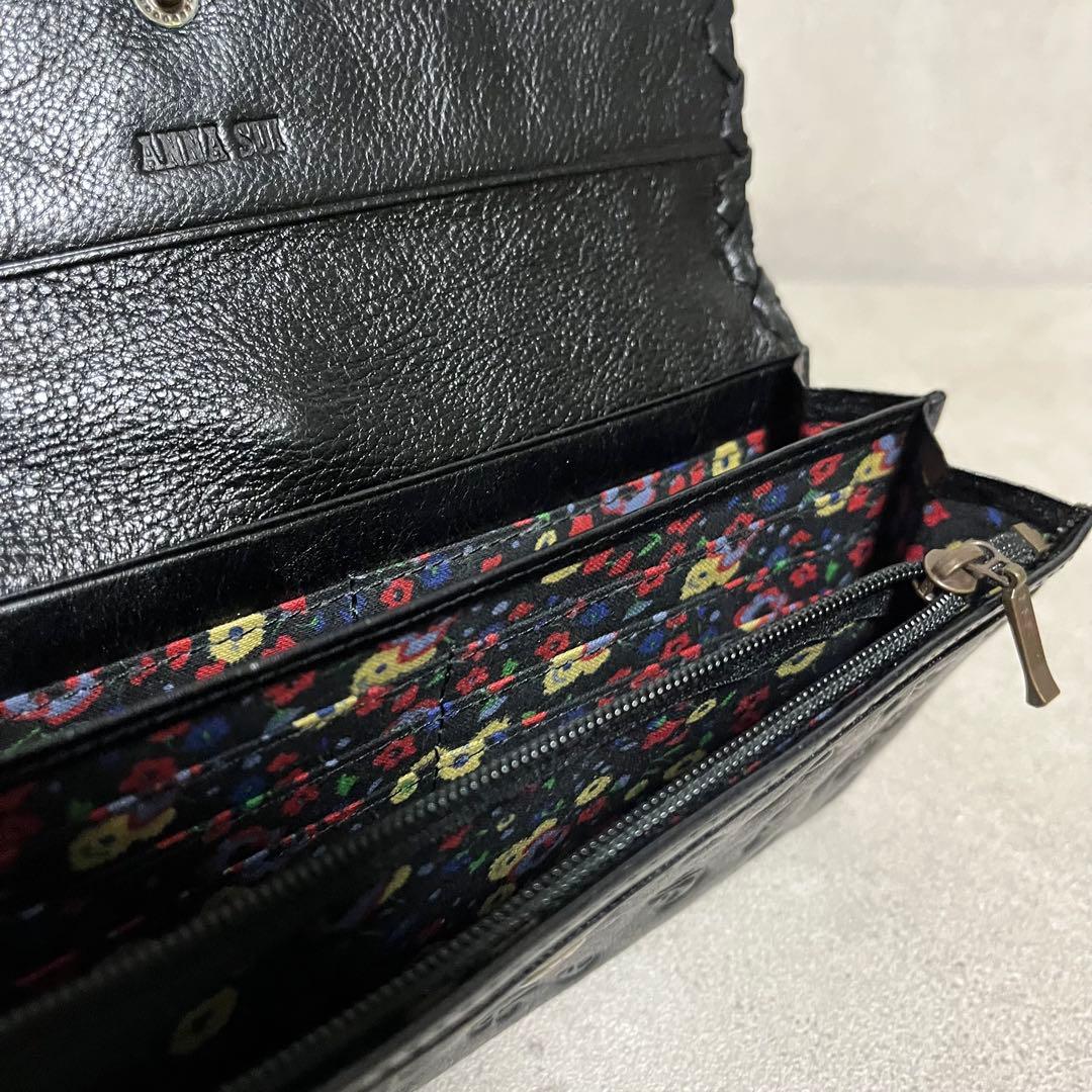 ANNA SUI アナスイ　がま口付き　ブラック　エンボス加工 長財布