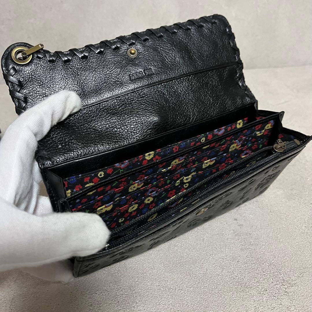 ANNA SUI アナスイ　がま口付き　ブラック　エンボス加工 長財布