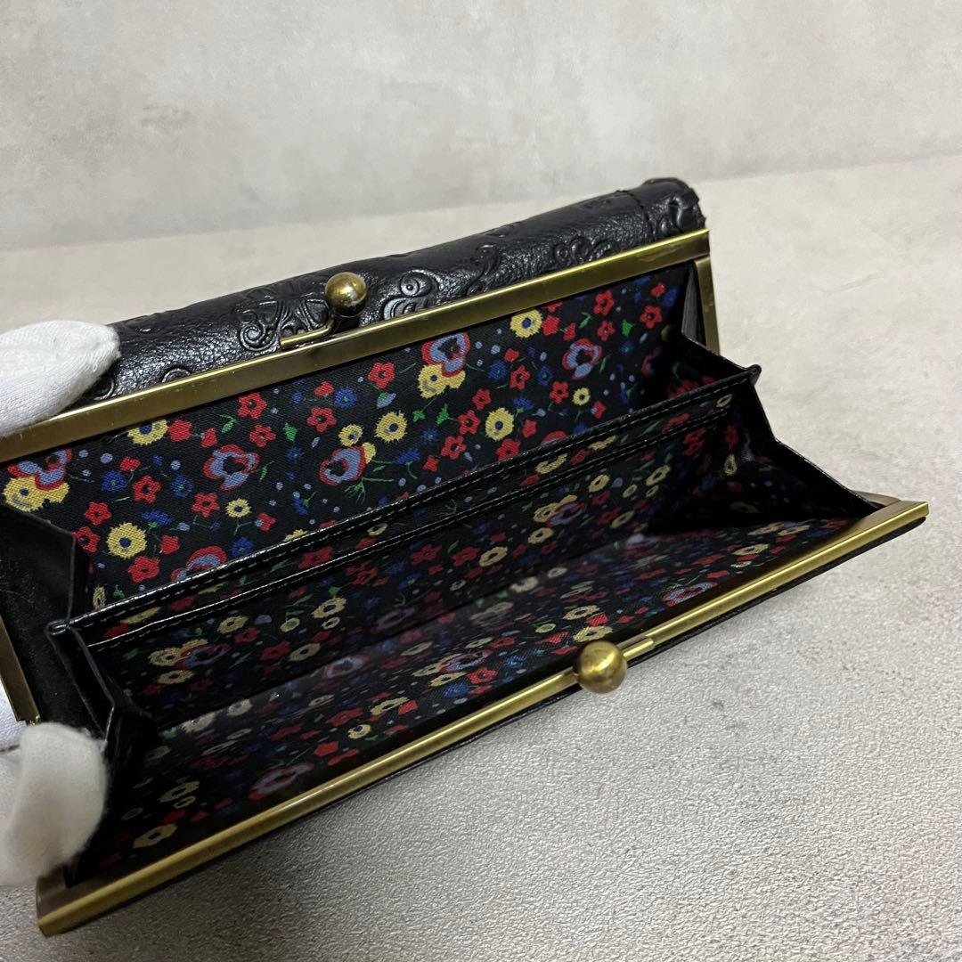 ANNA SUI アナスイ　がま口付き　ブラック　エンボス加工 長財布