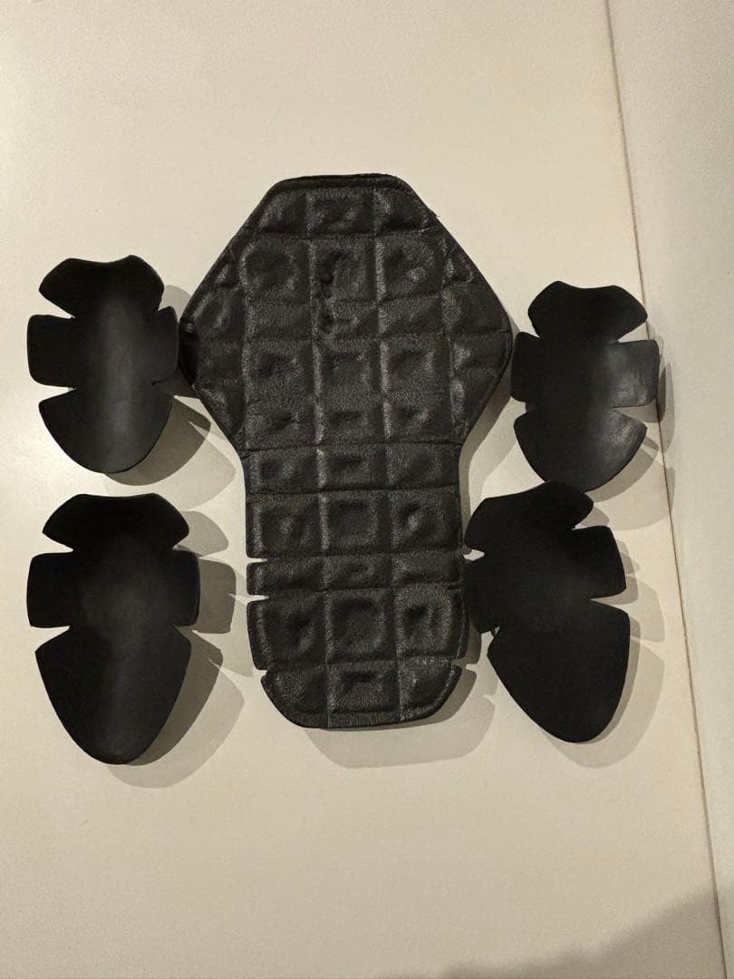 クシタニ　アロフトフードジャケットMサイズ　新品同様＋プロテクター付き