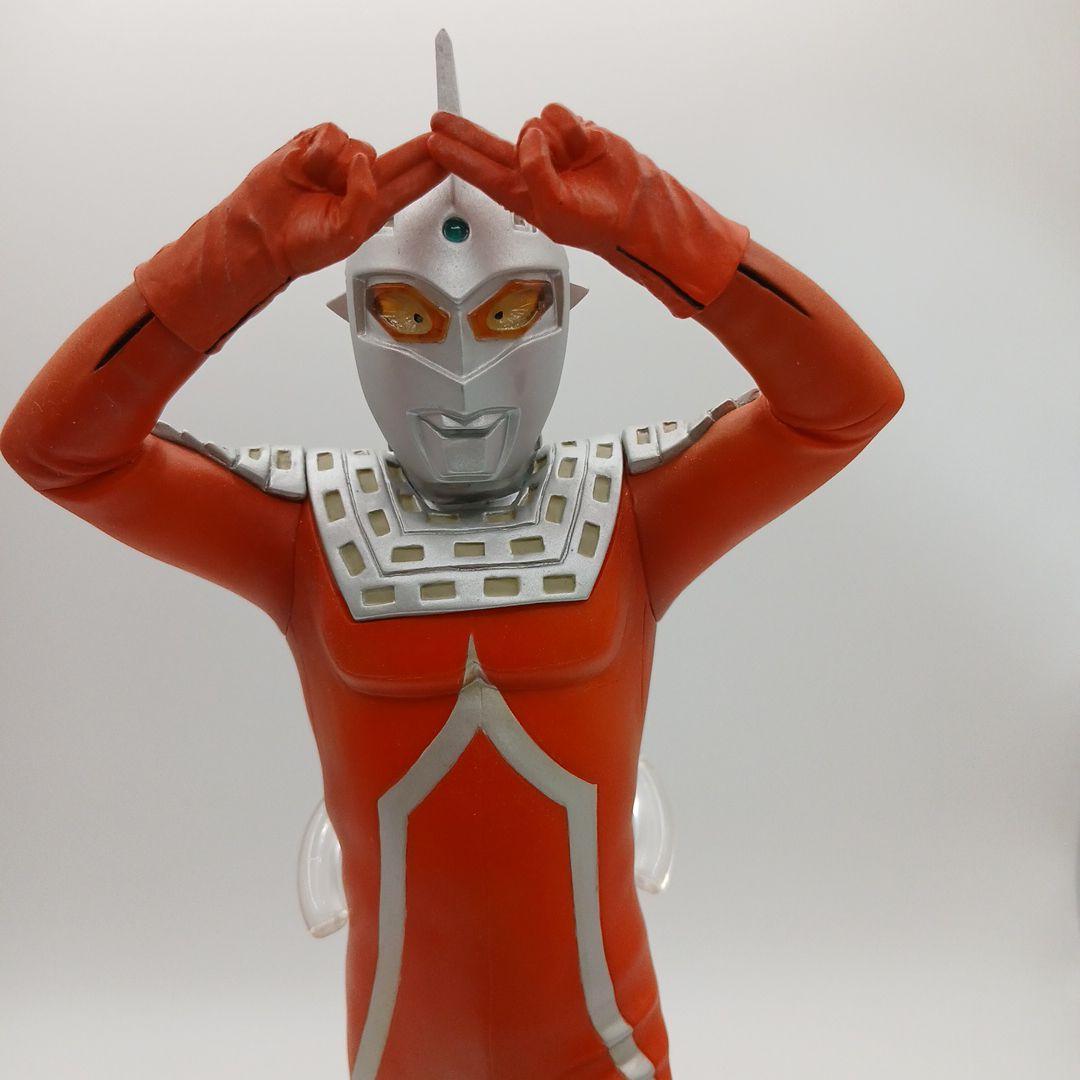 ウルトラマンセブン　ソフビ　フィギュア　大怪獣シリーズ　エメリウム光線ポーズ