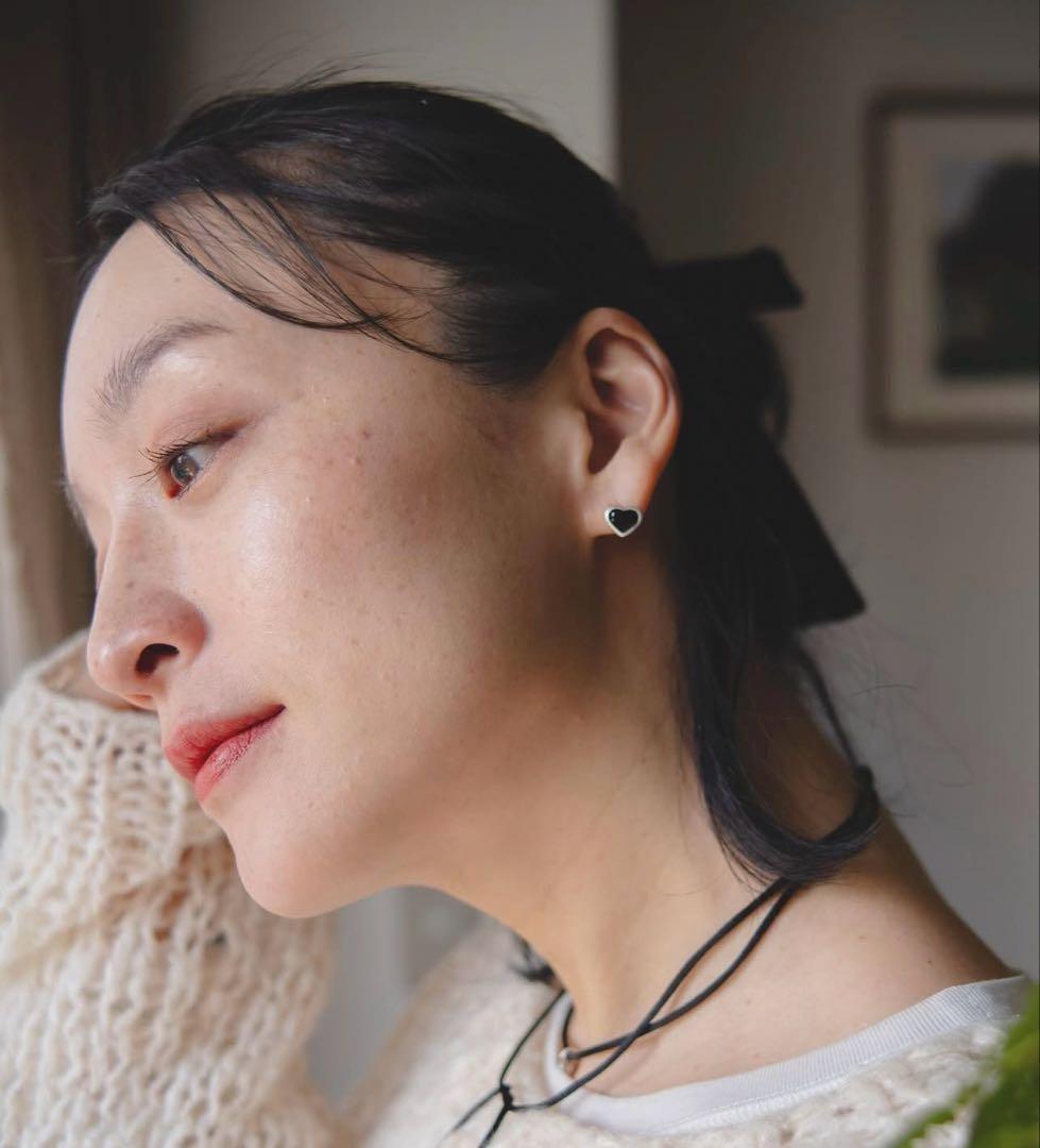 chigo チーゴ × 高山都 ◇ ハート型ピアス ◇ オニキス×シルバー