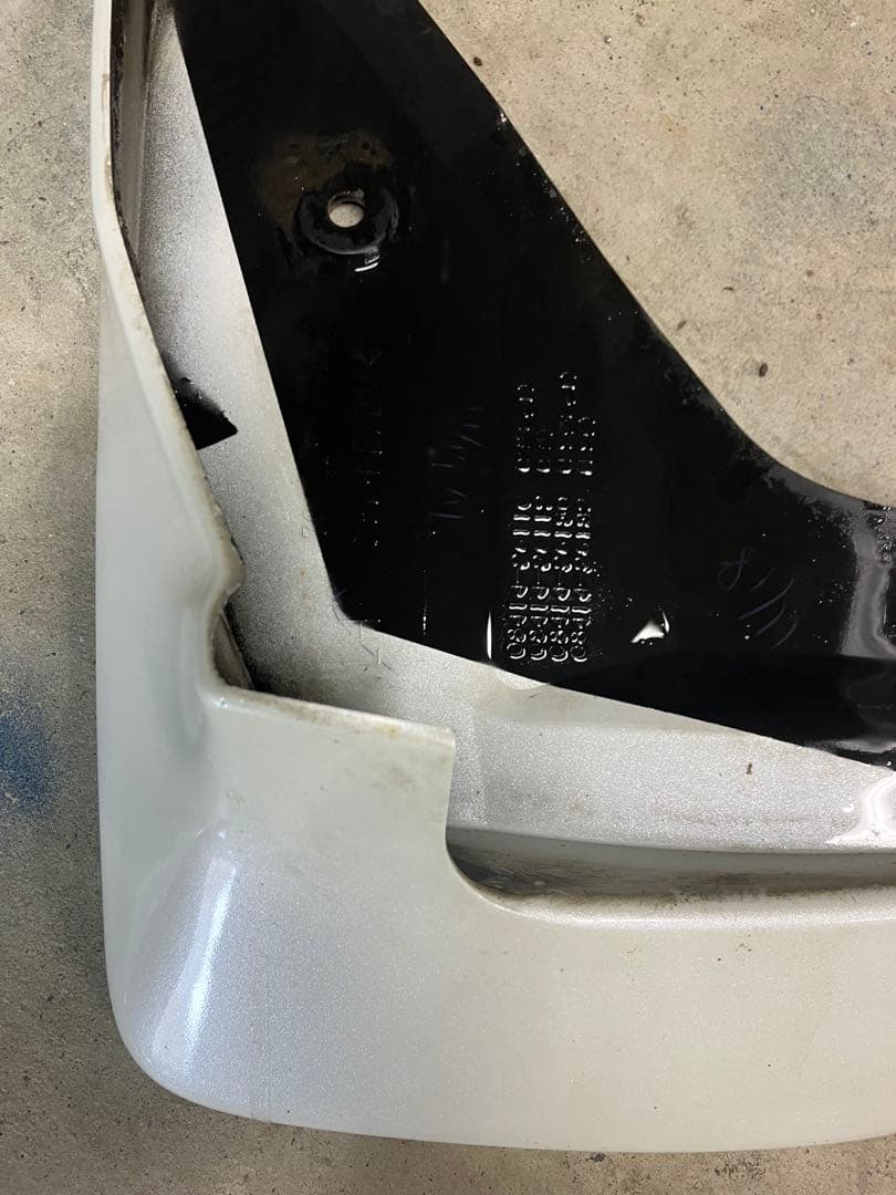 ハイエース 純正 マッドガード ホワイト