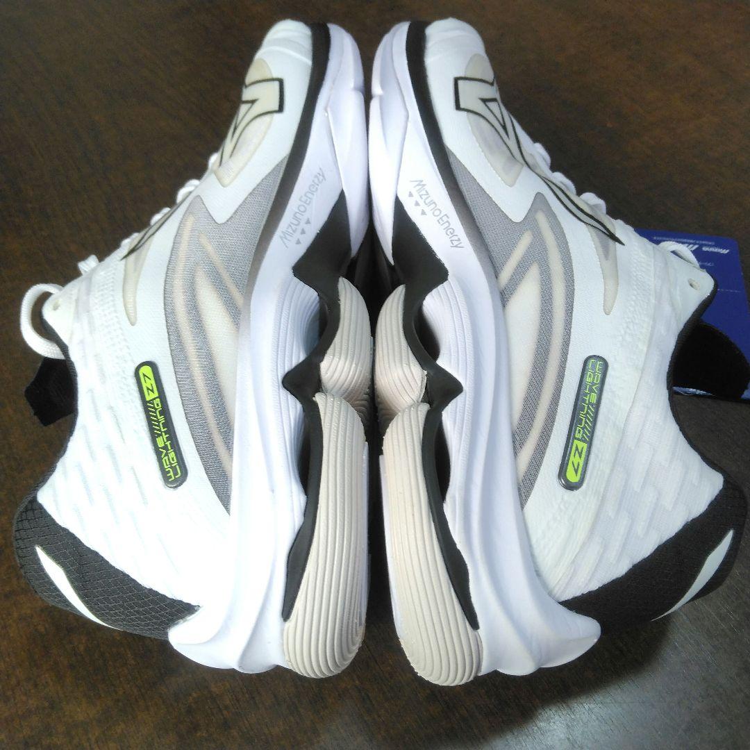 《新品未使用》ミズノ⭐ウェーブライトニングZ7 25cm