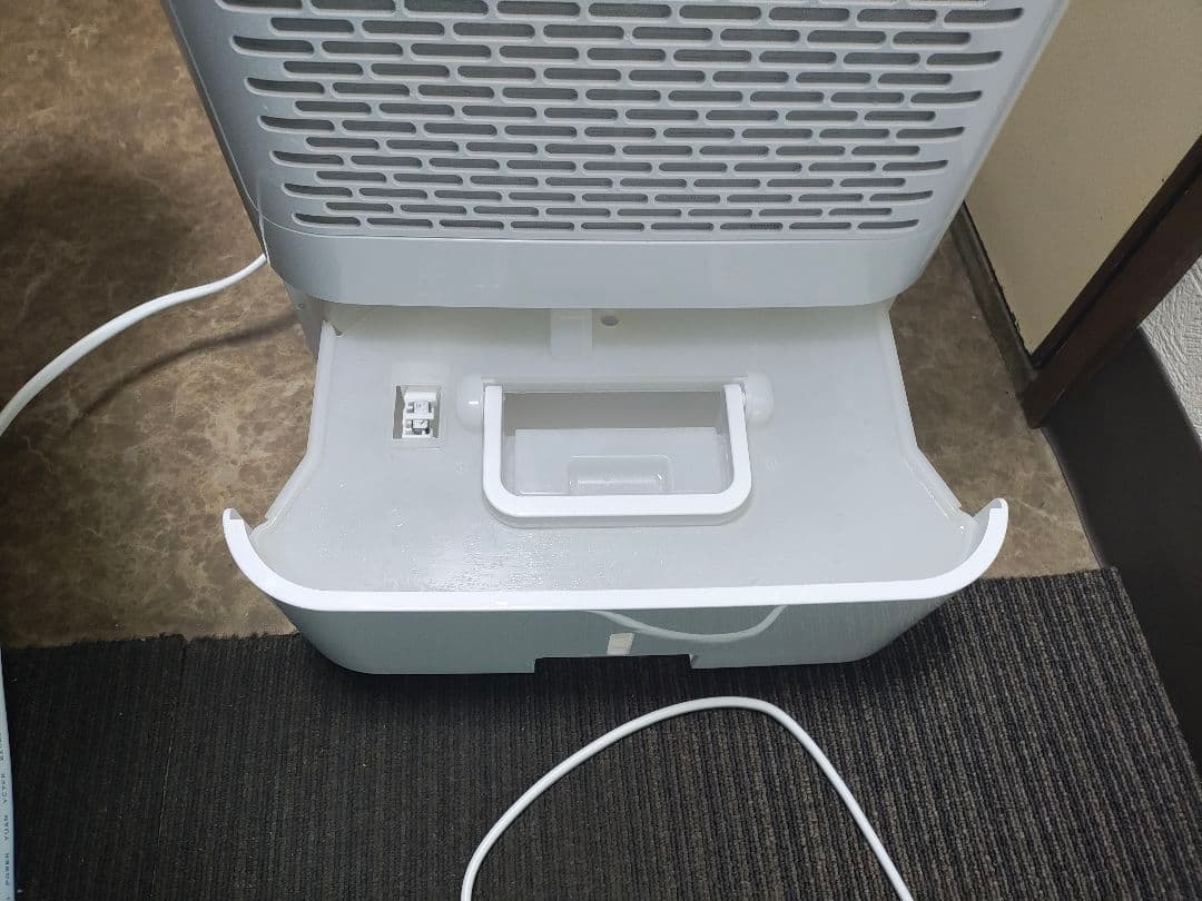 アイリスオーヤマ サーキュレーター付き除湿機 8L KIJDC-K80