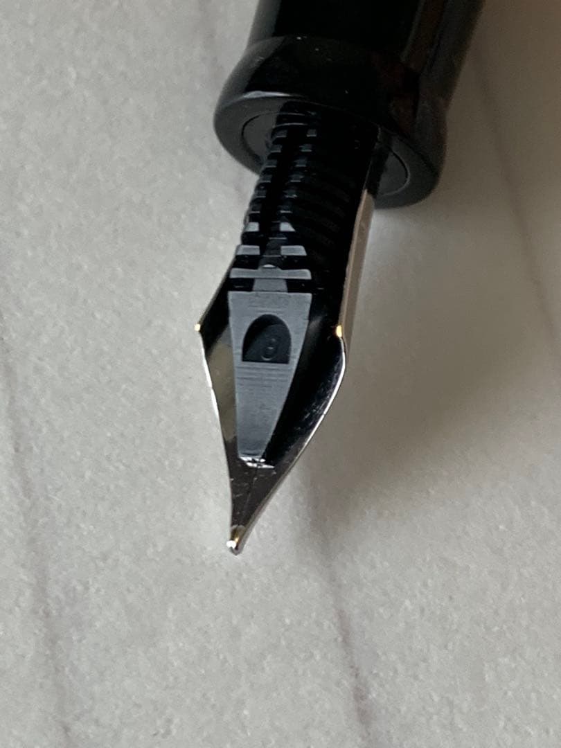 Delta（デルタ） 限定 シルバー 万年筆 18K