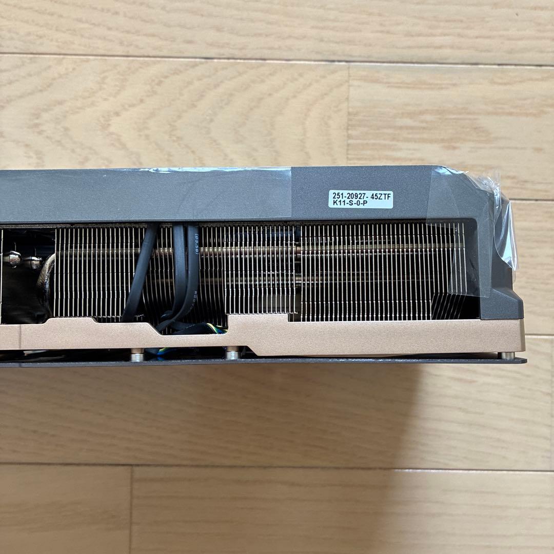 グラフィックボード　グラボ 5090 ヒートシンク　ファン　など