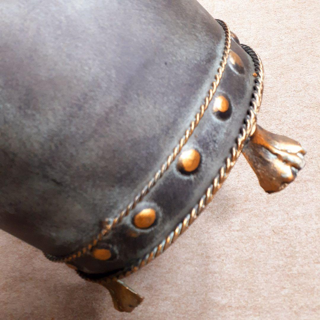 輸入雑貨　アイアン製品　『ライオン飾り付き円筒形傘だて』　アンブレラスタンド