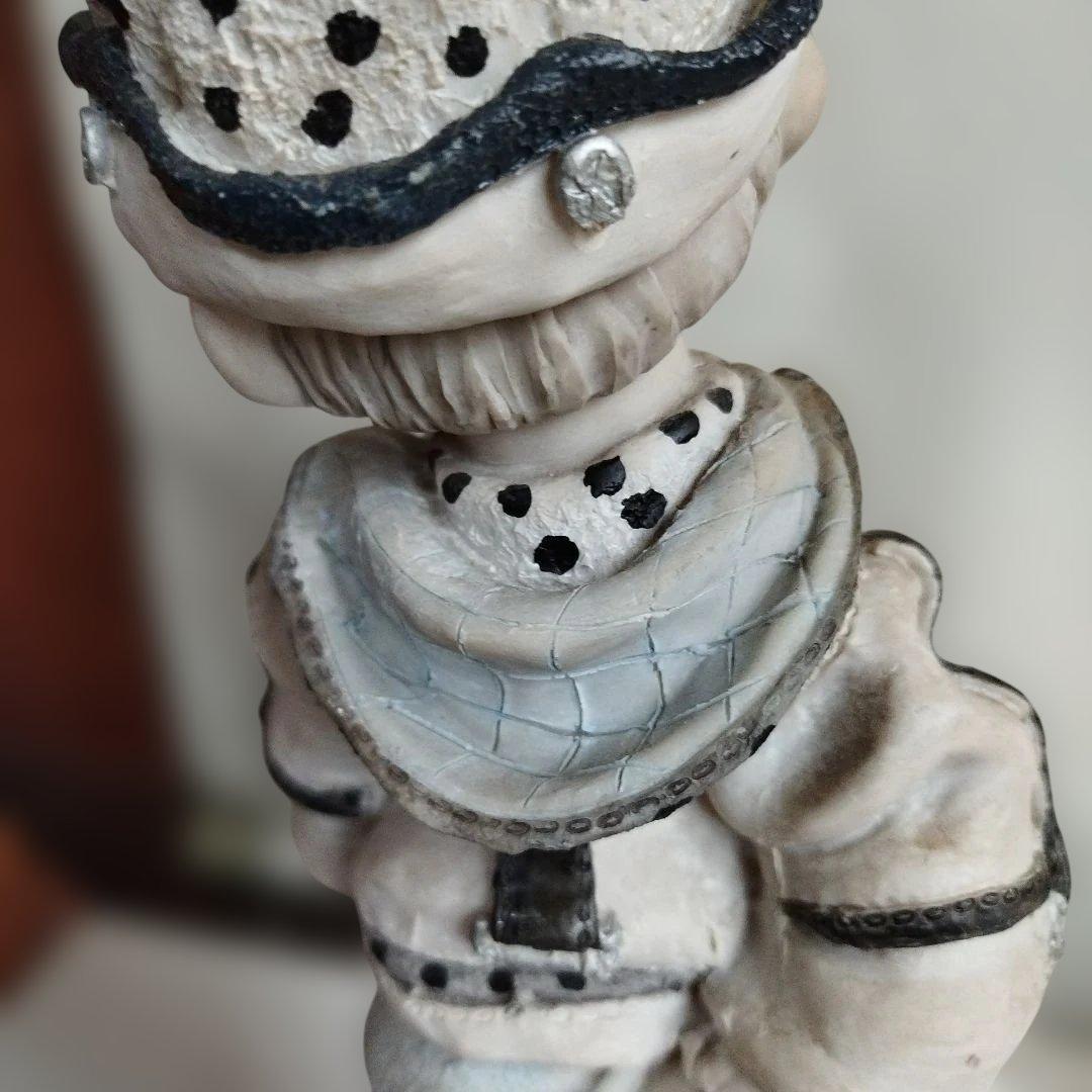 犬お散歩する少年。