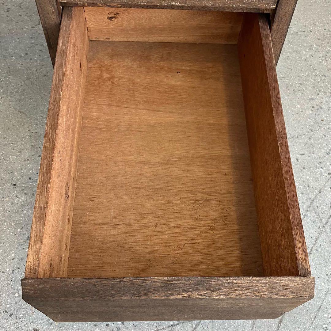 レトロな片袖机