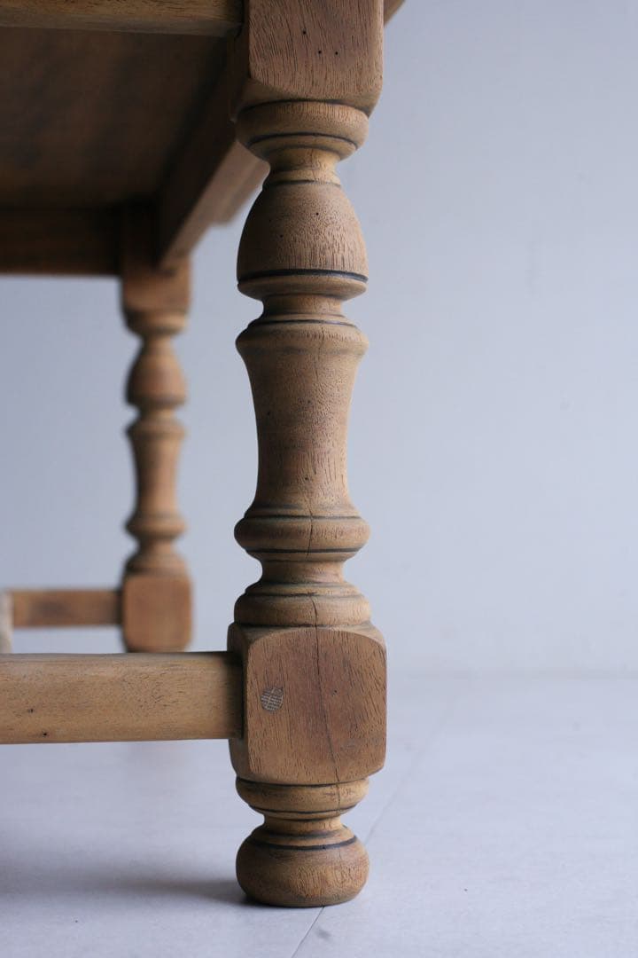 フランス　ローテーブル　サイドテーブル　無垢財　オーク材　ブロカント　古家具