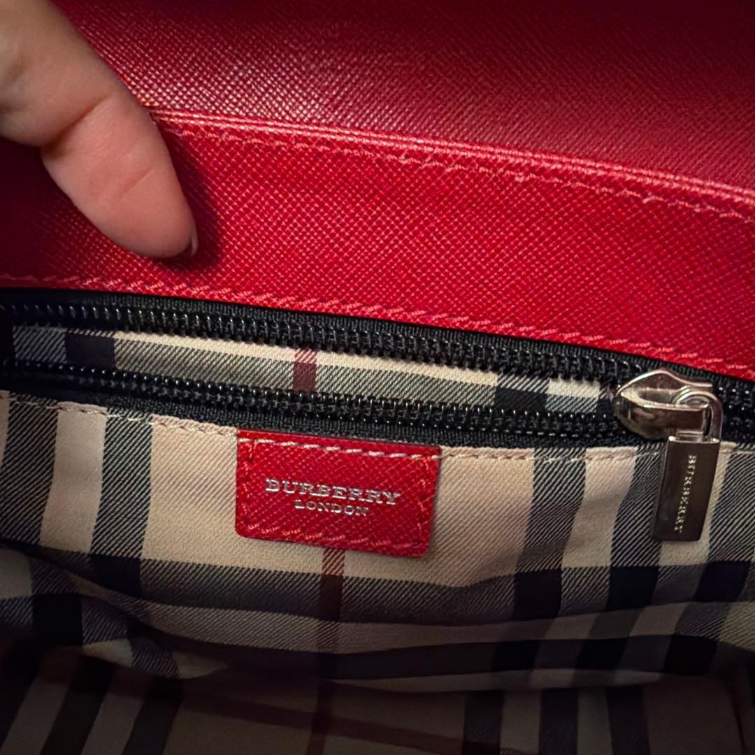 BURBERRY 赤 ショルダーバッグ