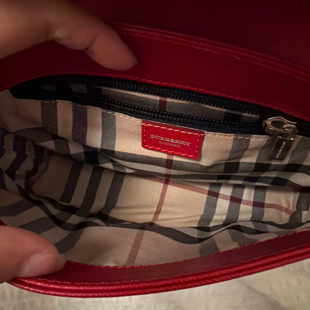 BURBERRY 赤 ショルダーバッグ
