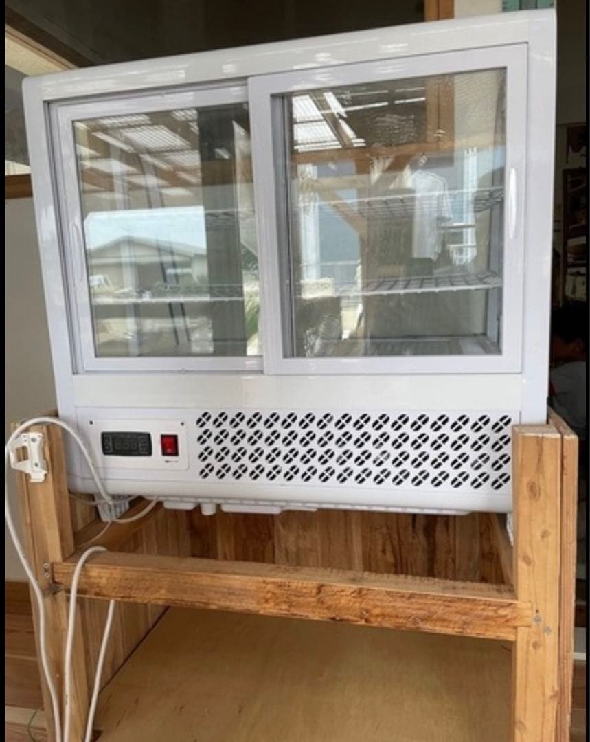 HJIRU UTK-100 冷蔵ショーケース 100L