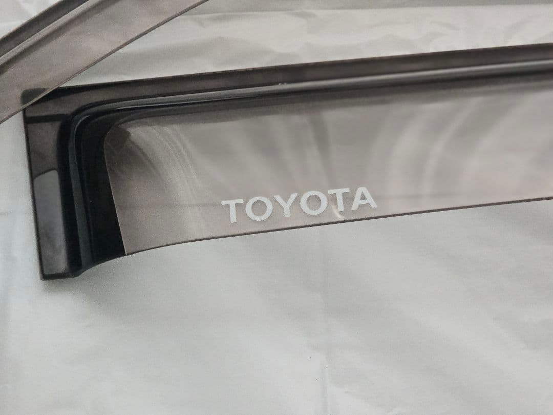 185ハイラックスサーフ　純正バイザー⇒ピーっす