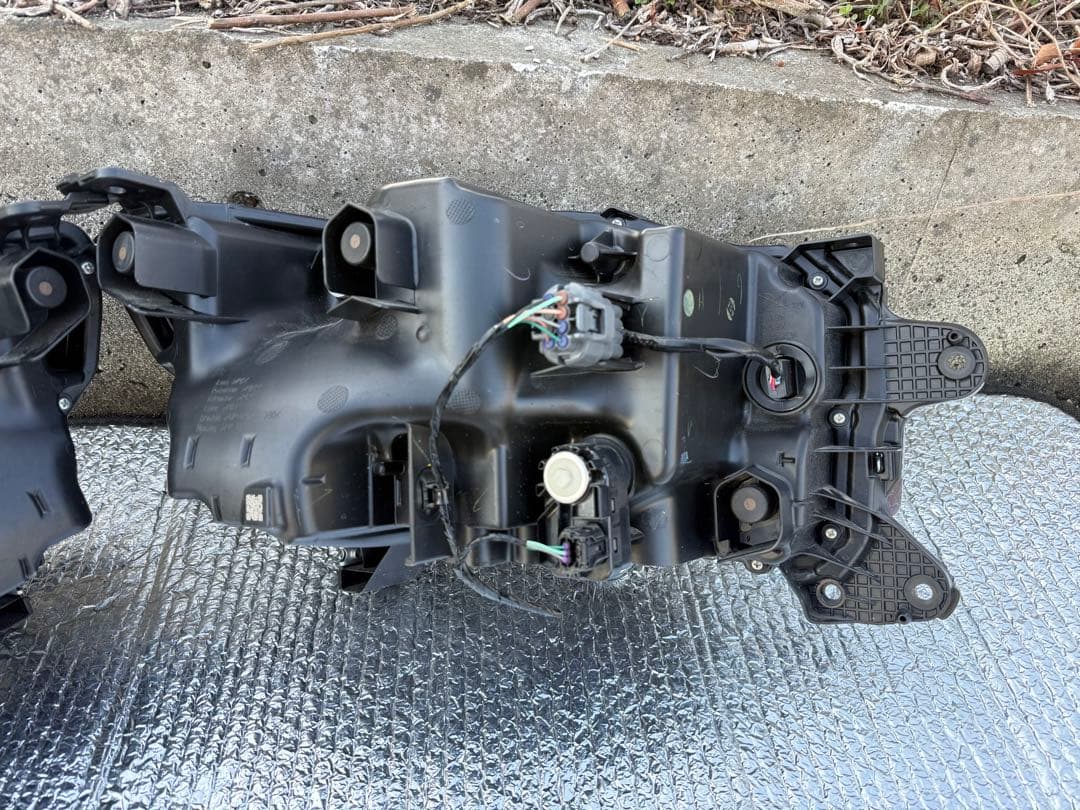 スペーシア MK54S/MK94S 純正 LED 右 左ヘッドライト KOITO