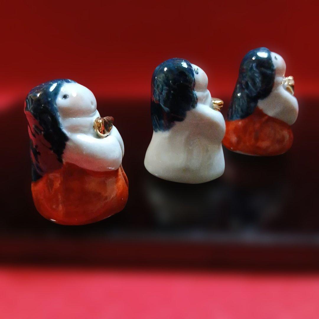 ひな人形(陶器　男雛/女雛/三人官女/左近の桜/　右近の橘/大小台座)