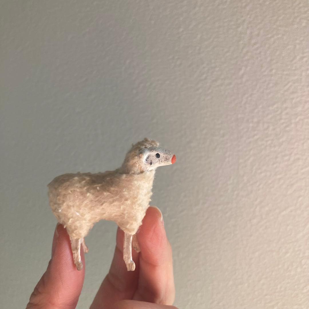 【希少】ドイツアンティーク　儚げな羊さん　B