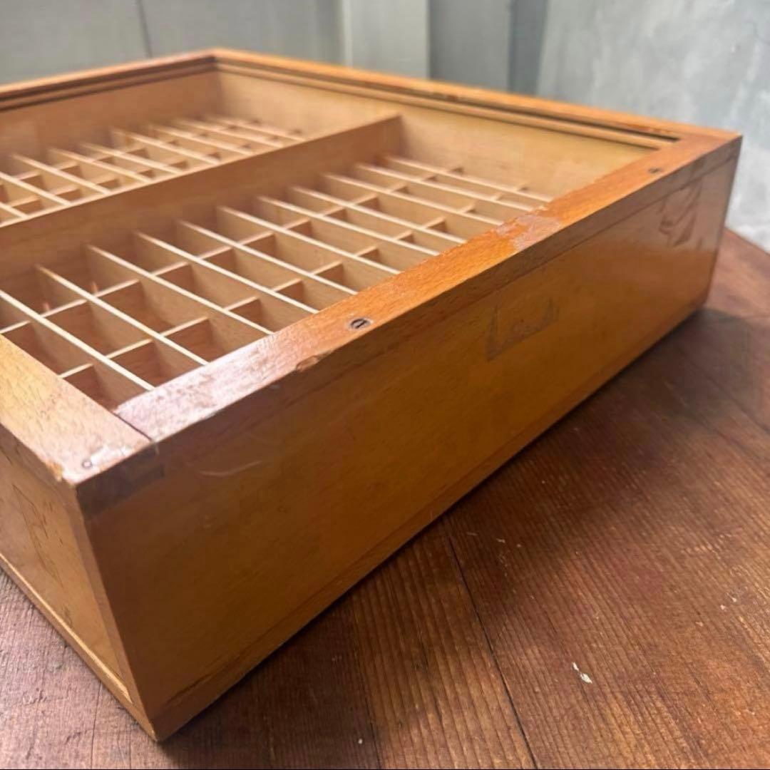 ★お値引き中★ アンティークイニシャルテープの木箱、小分け引き出し、店舗什器
