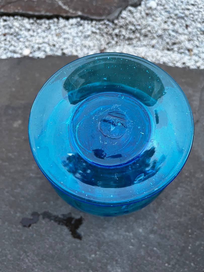 沖縄　琉球ガラス　綺麗なブルー　花瓶
