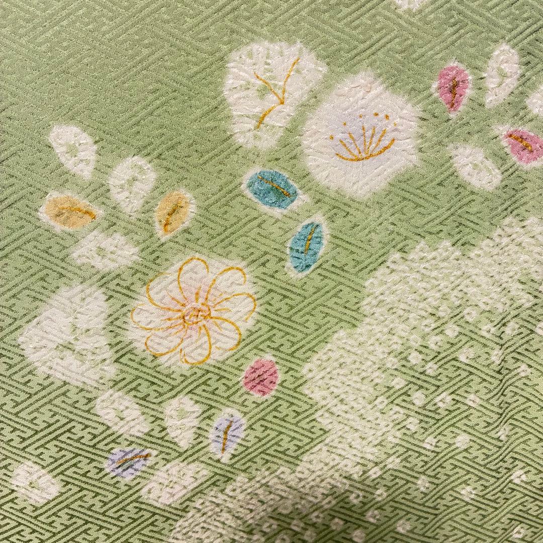 D244 訪問着　花模様　絞り　正絹　着物　袷　しつけ糸付き未使用極美品