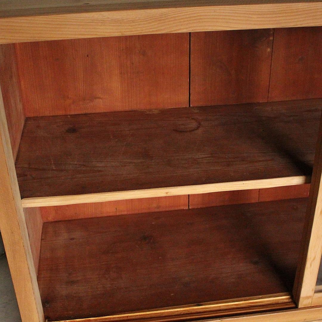 古い木枠のガラス戸棚　引き出し3杯　水屋