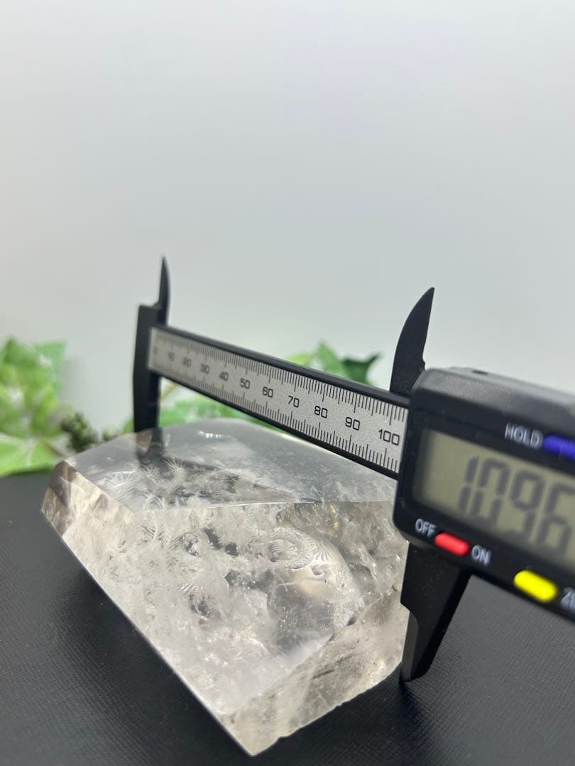 天然石水晶　龍と鳳凰ペアー彫り置物　No.2336