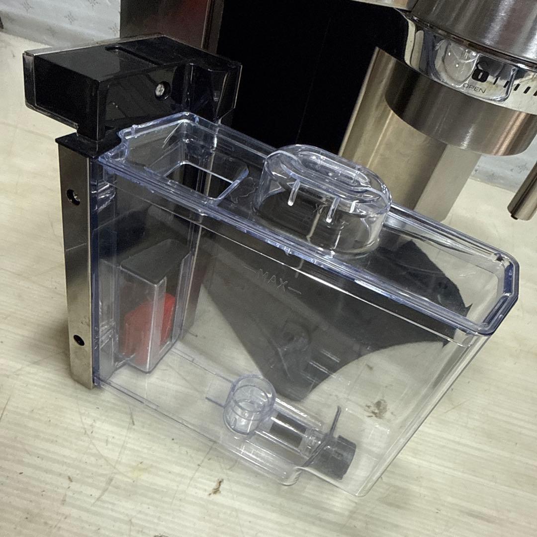 デロンギ エスプレッソ・カプチーノメーカーオートマティックカプチーノEC860M