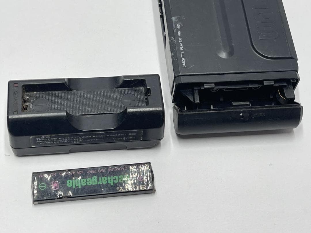 D*I様 SONY ソニー ウォークマン WM-501 電池ケース 充電器 ジャ