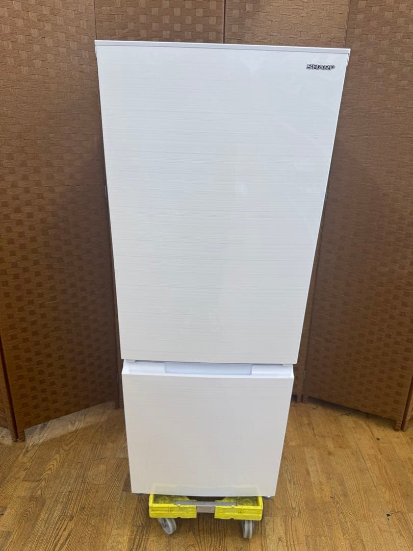 F053 美品　SHARP ２ドア　冷蔵庫　2021年製　179L