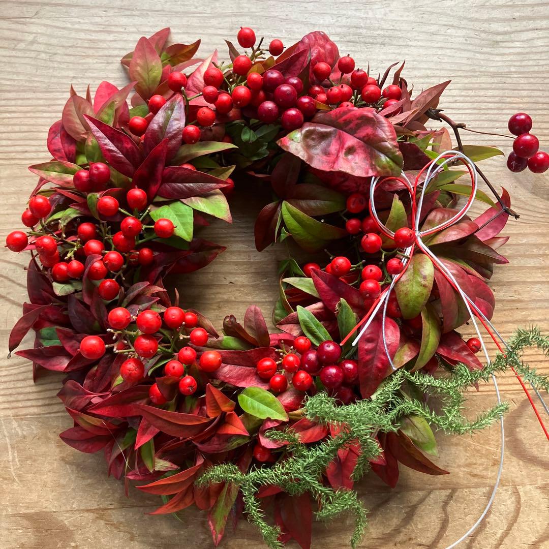 おたふく南天と南天のリース　サンキライ　お正月飾り　ヒカゲノカズラ