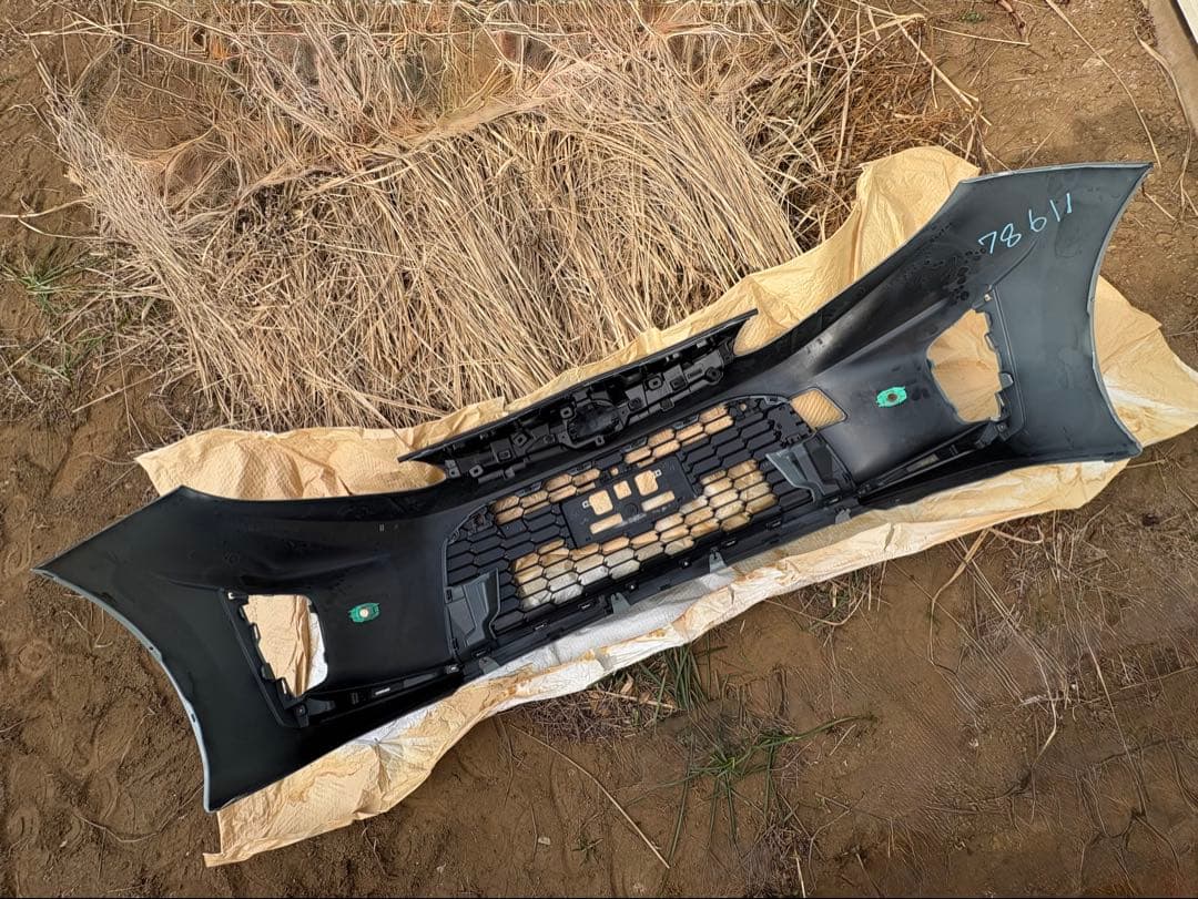 TOYOTA GR アクア（MXPK系）純正フロントバンパー アーバンカーキ