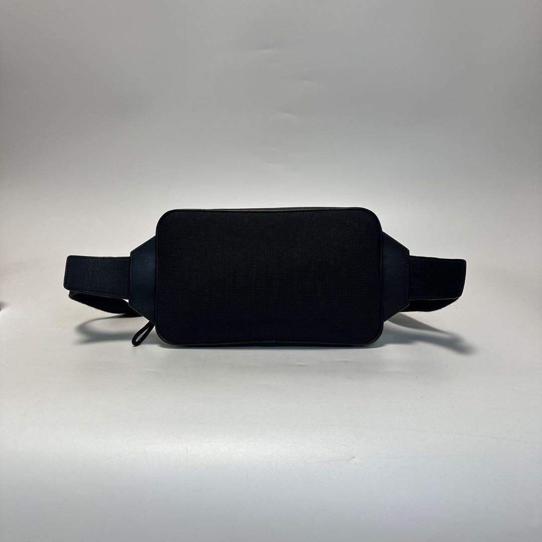 m92【未使用級】バーバリー　ロンドンチェック　PVC ボディバッグショルダー.