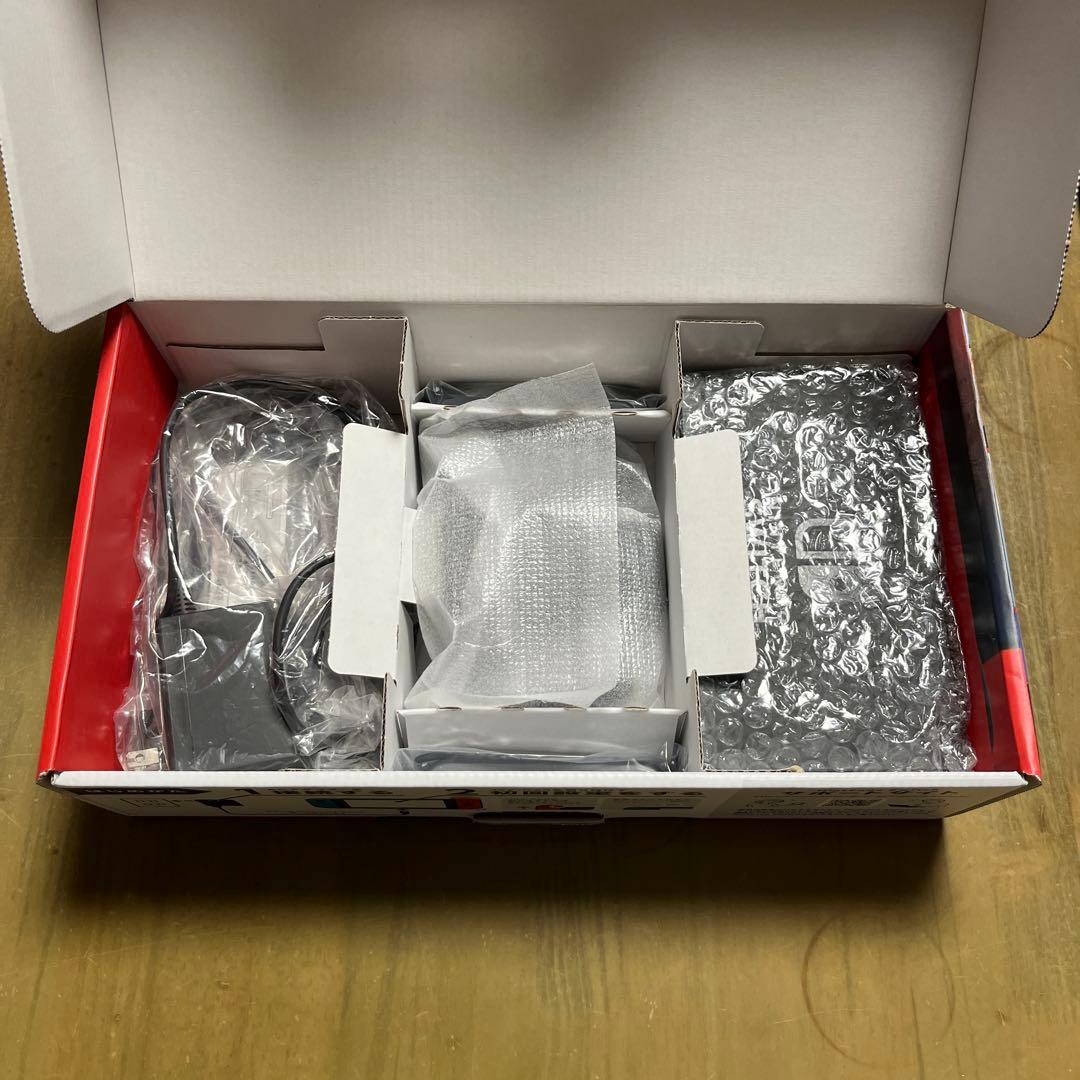 【画面保護シート付き】Nintendo Switch_本体＋付属品一式