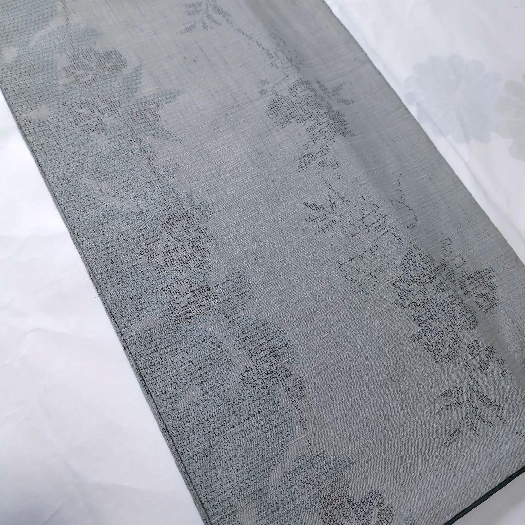 新品 未使用 正絹袷 本場結城紬 亀甲100 蔦の葉 シルエット 白結城 薄緑系