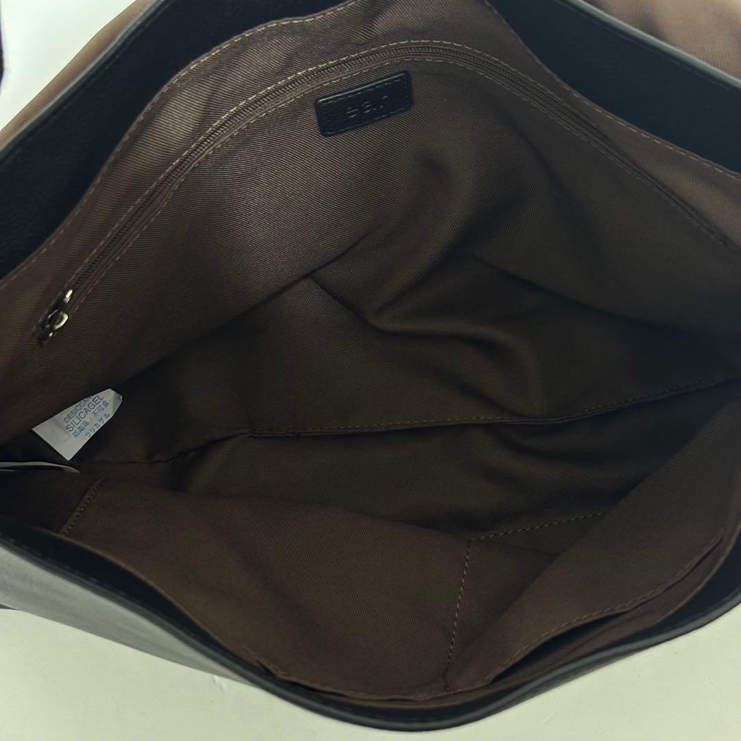 イアパピヨネ レザーフラップワンハンドルバッグ ショルダーバッグ