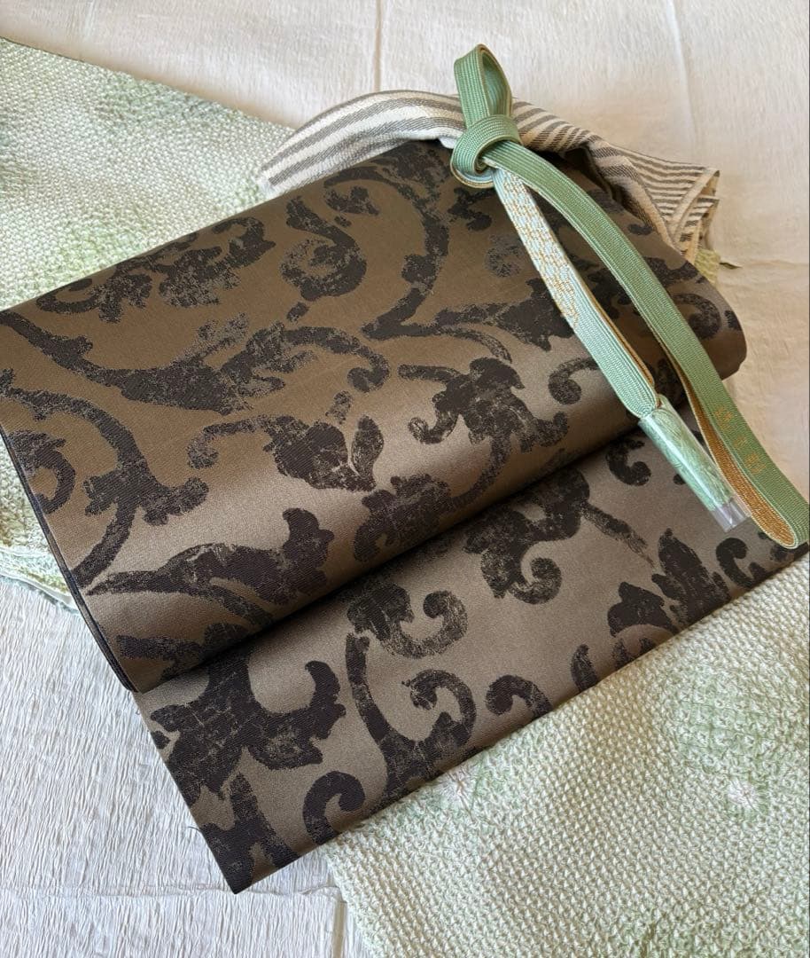 ❤️気品溢れる総絞り小紋　春の若草色　新品畳紙お付けします。