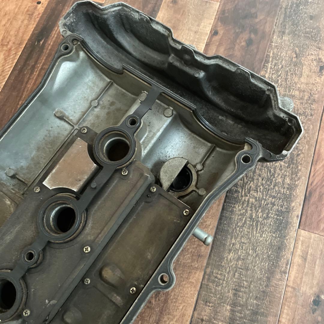 ロードスター　B6 エンジンヘッドカバー