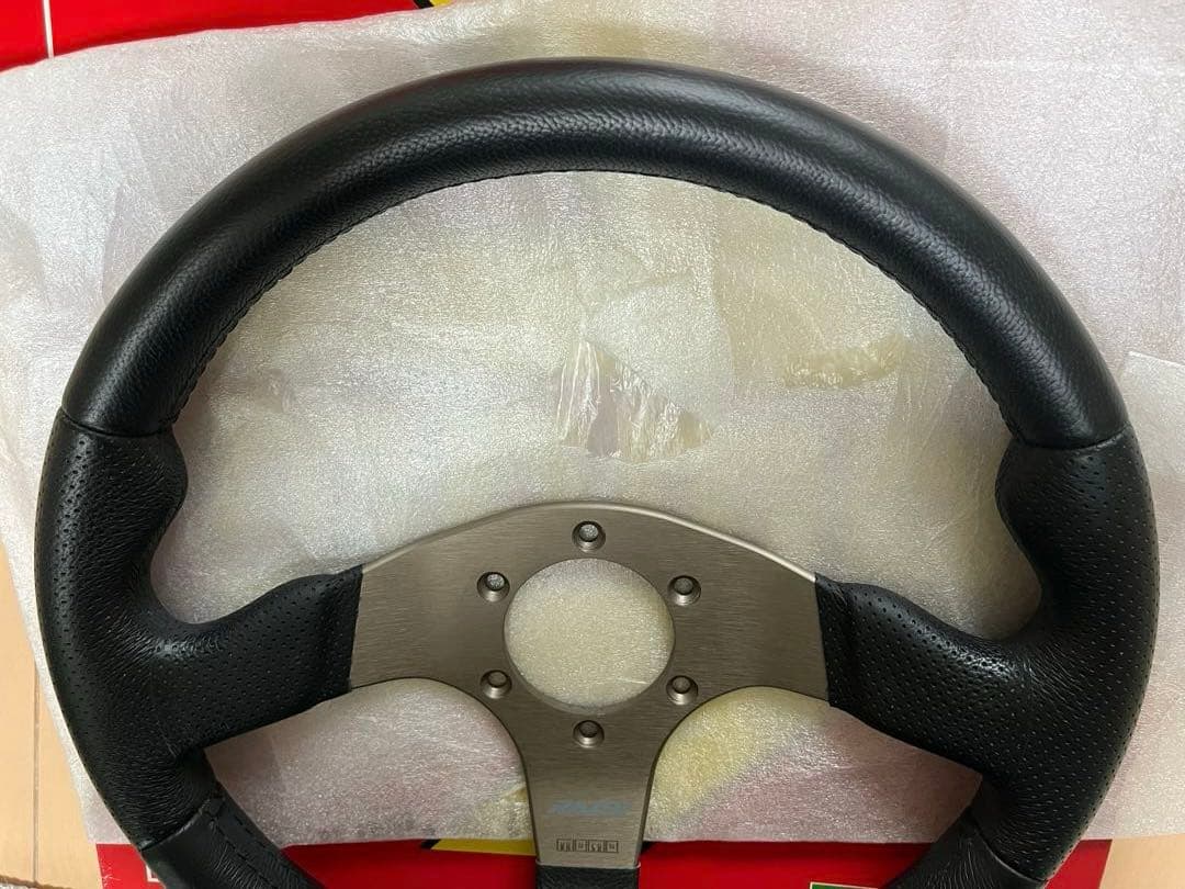 MOMO RACE ステアリング 32Φ