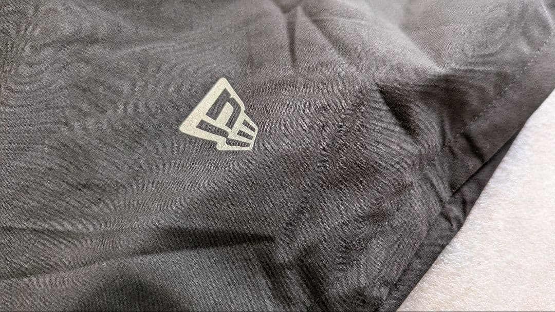 ニューエラ　シャカシャカ黒セットアップ上下　パンツ　ジャケット