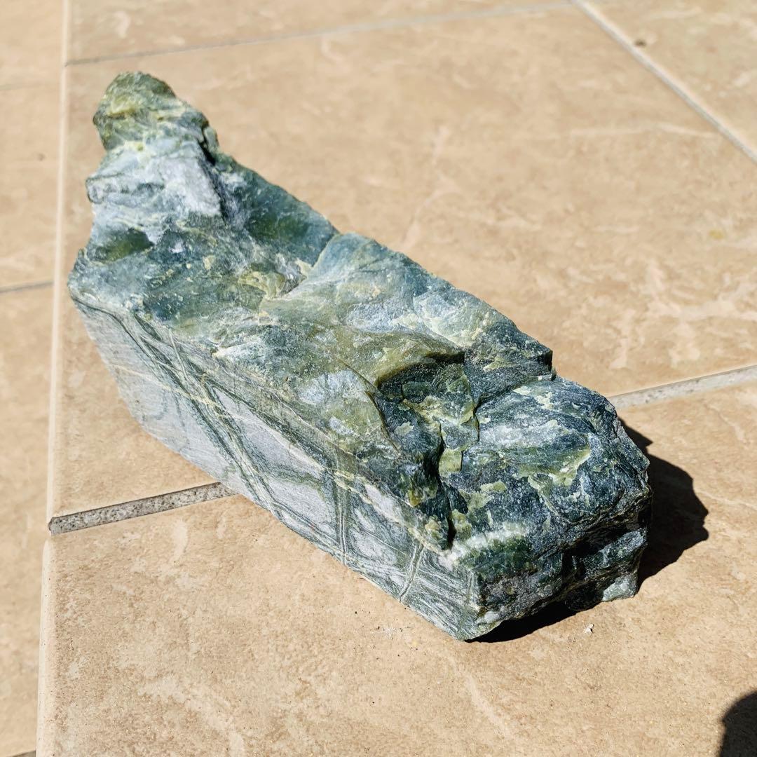 【⭐️超激レア天然石⭐️】緑色 ミャンマー産 翡翠 原石 天然石