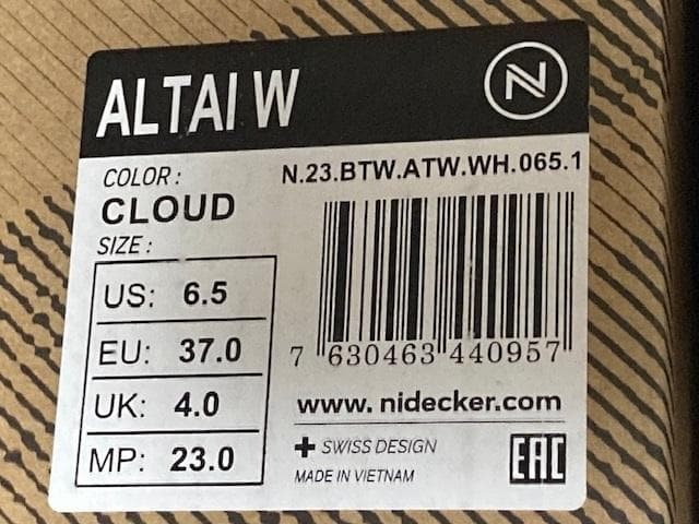 値下げ 定価￥52,800 ナイデッカー ALTAI W Cloud 23cm