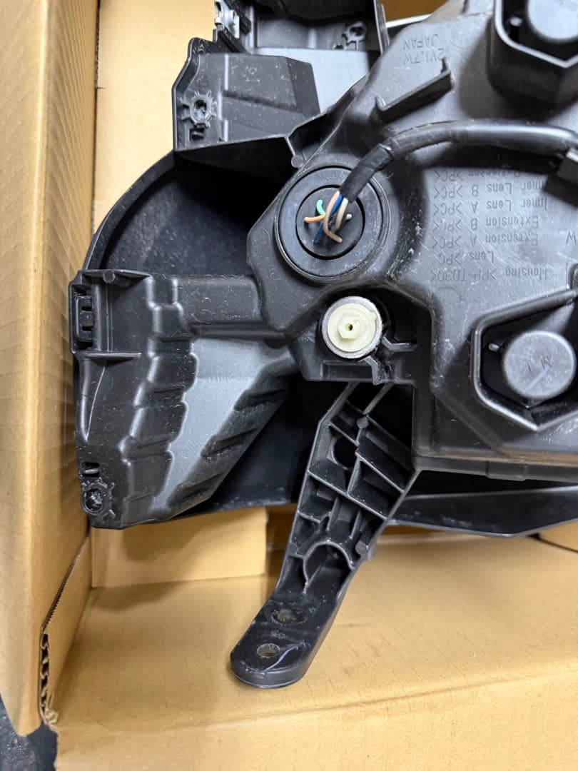 スペーシアギア右ヘッドライト