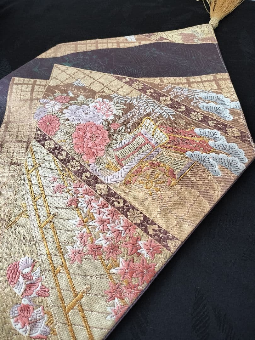 A945★高級‼️豪華刺繍‼️ひな祭り‼️テーブルランナー2m10cm