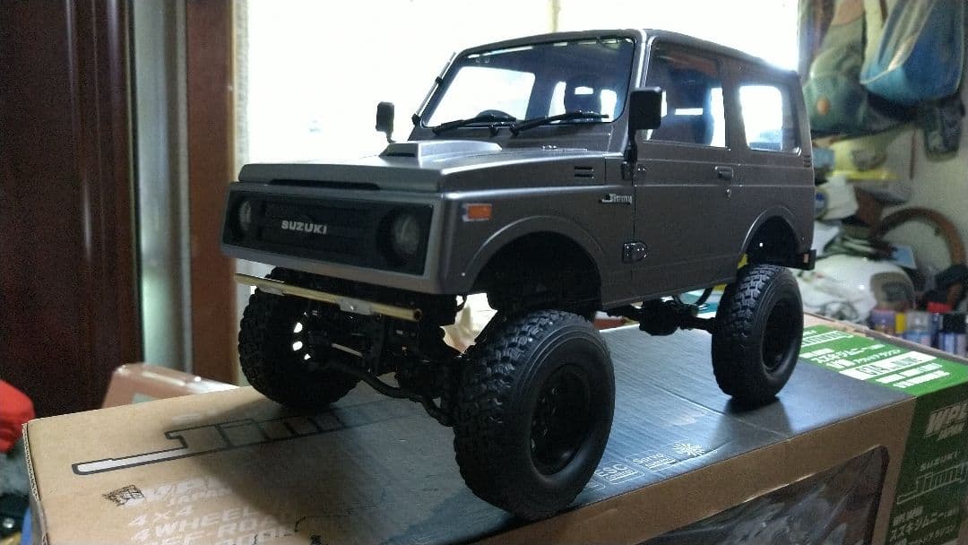 WPLジムニー オリジナル金属バンパー付き。