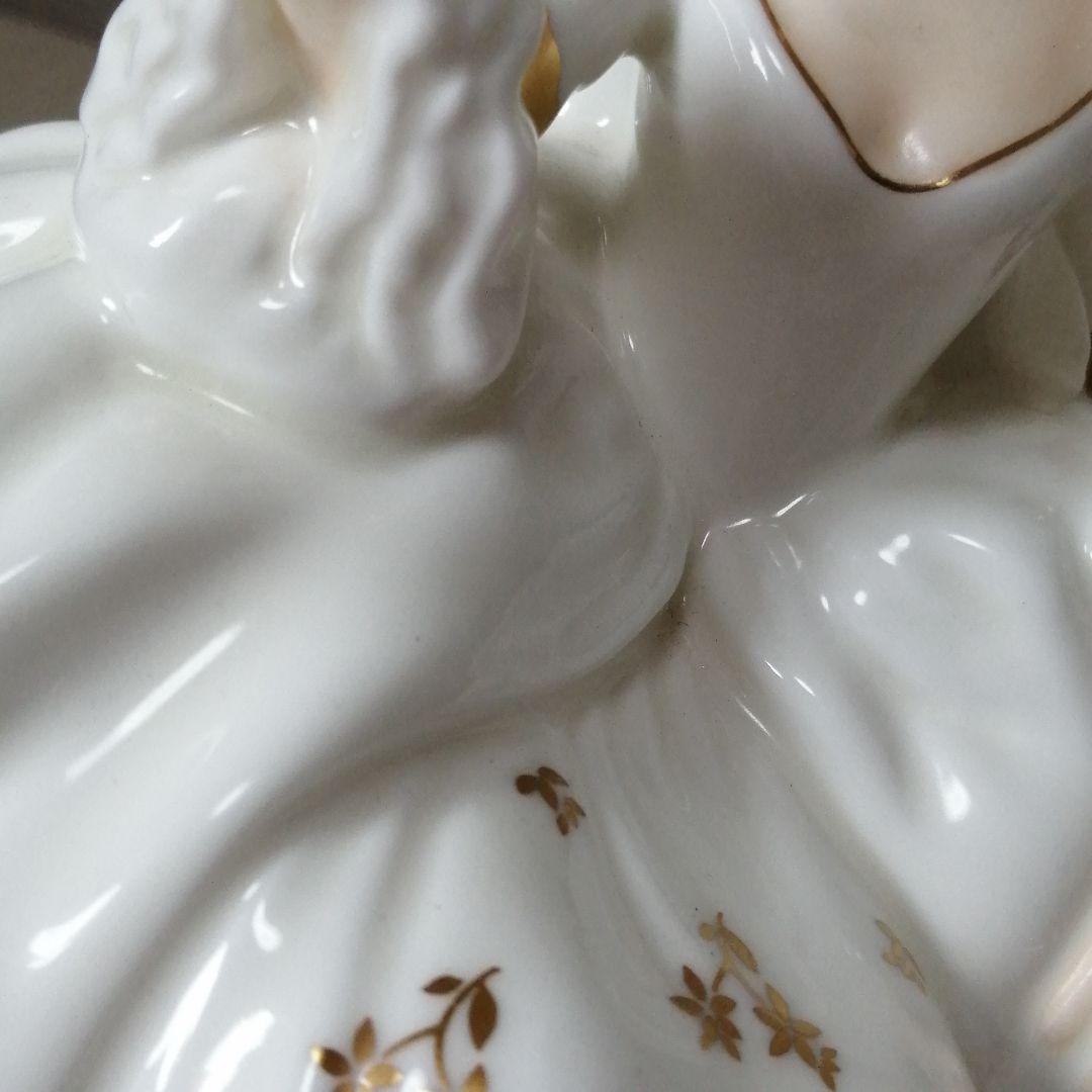 ロイヤルドルトン　フィギュリン　マイラブ　HN2339 陶器人形　フィギュア