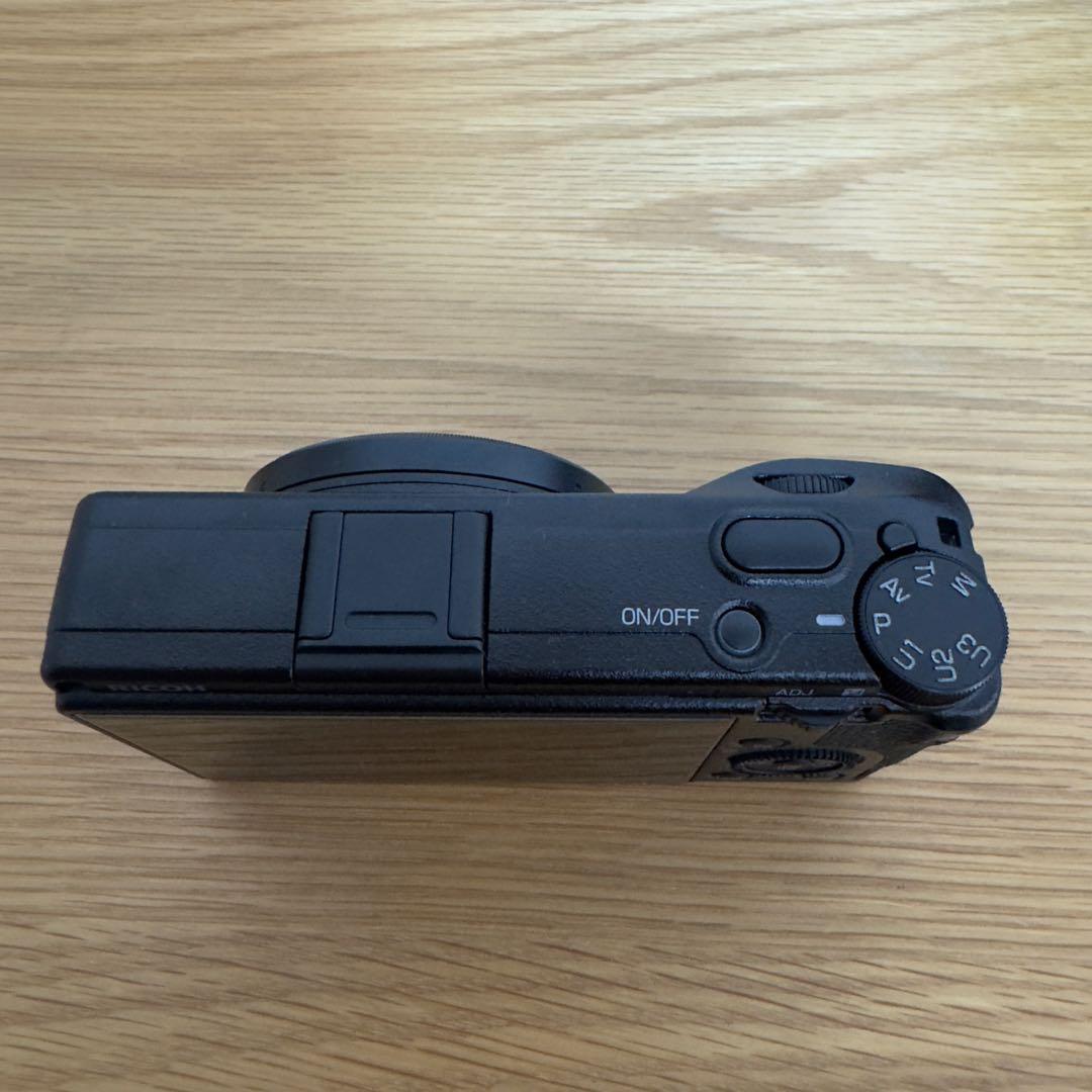 【だうすけ様限定】RICOH GR IIIx 純正ケース、予備バッテリー、充電器