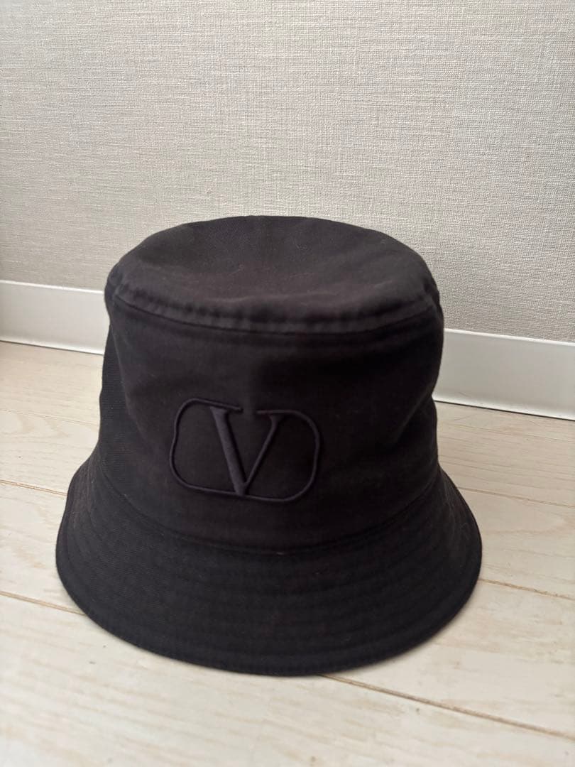 VALENTINO バケットハット ブラック Vロゴ　サイズ58